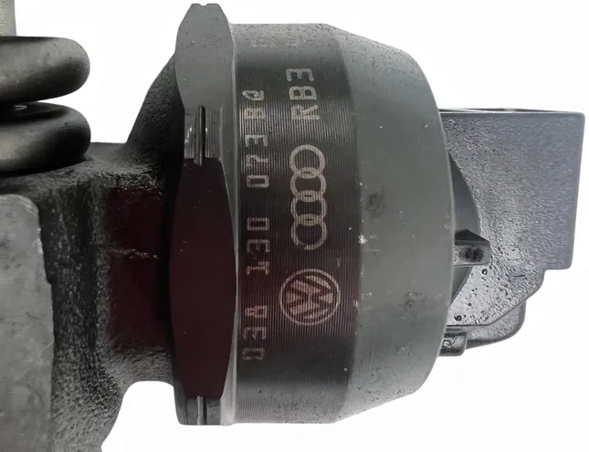 VOLKSWAGEN Golf 5 generation (2003-2009) Bränsleinsprutare 0414720312 33482124