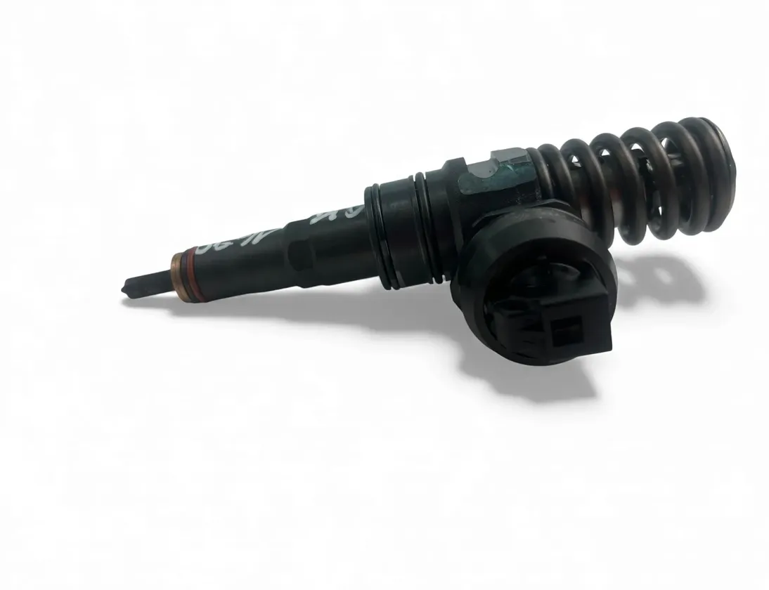 VOLKSWAGEN Golf 5 generation (2003-2009) Bränsleinsprutare 0414720312 33482124