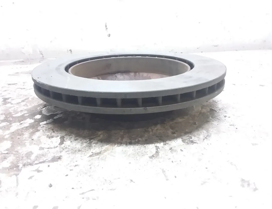 VOLKSWAGEN Touareg 1 generation (2002-2010) Vänster bakbromsskiva 33376989