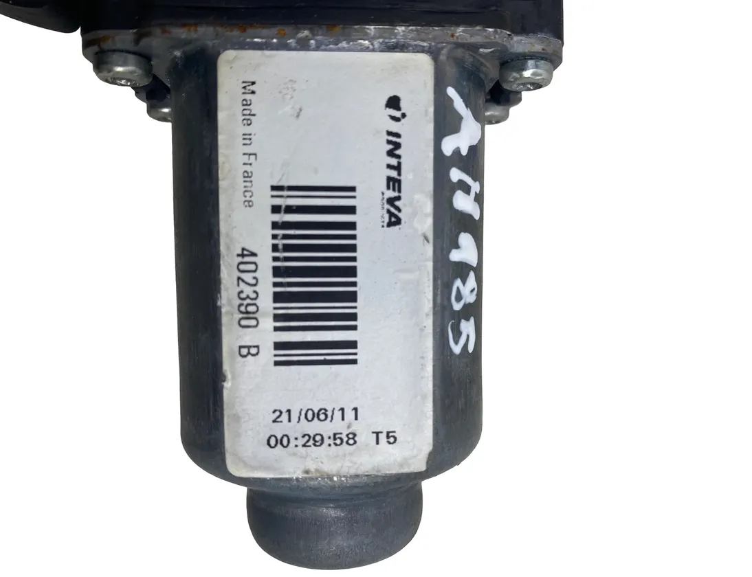 KIA Sportage 3 generation (2010-2015) Främre höger dörr Fönsterkontrollmotor 402390B 33523998