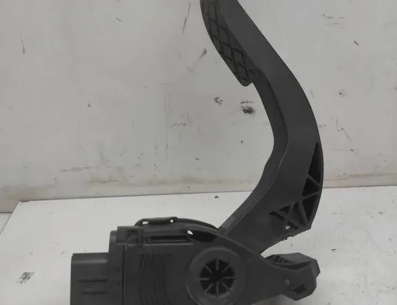 AUDI A4 B7/8E (2004-2008) Gaspedal 8K1723523 33239008