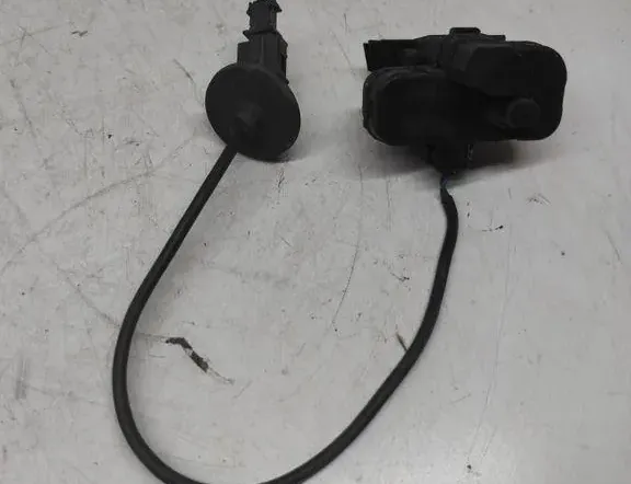 VOLKSWAGEN Golf 5 generation (2003-2009) Bränsletanklocklås 5N0810773B 33239060