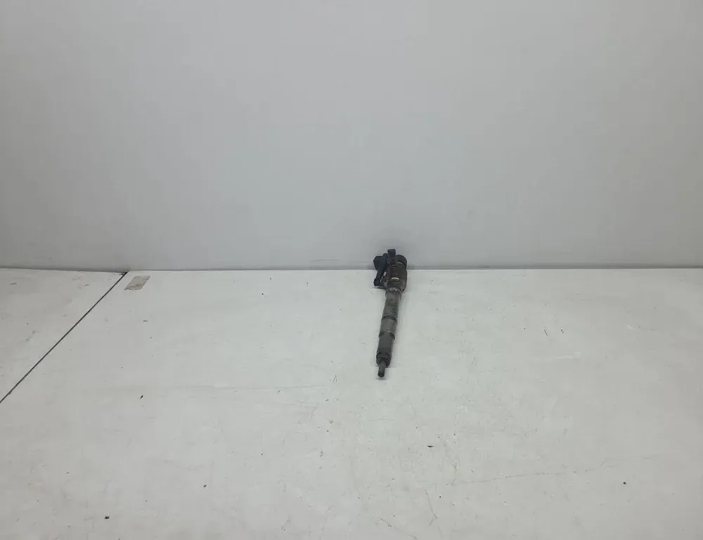 VOLKSWAGEN Golf 5 generation (2003-2009) Bränsleinsprutare 03L130277B 33243410