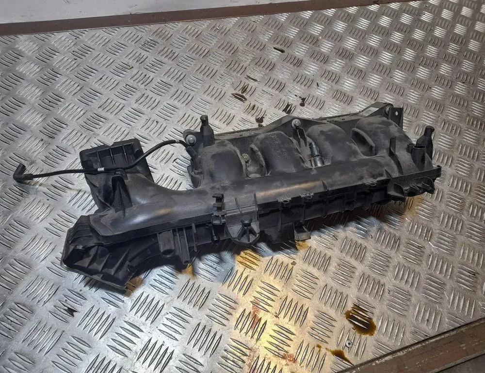 MERCEDES-BENZ CLA-Class C117 (2013-2016) Insugsgrenrör A2700900737 33413834