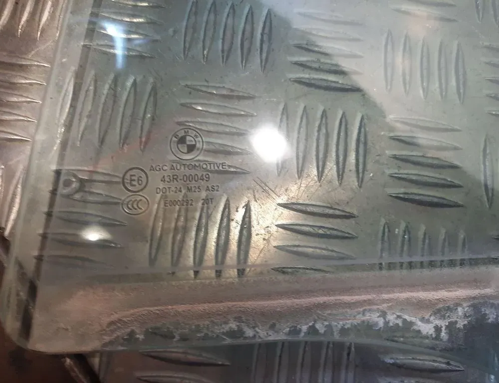 BMW 5 Series F10/F11 (2009-2017) Bakre vänster dörrglas 33416986