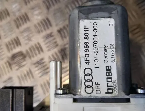 AUDI A6 C6/4F (2004-2011) Vänster bakdörr Fönsterkontrollmotor 4F0959801F 33418805