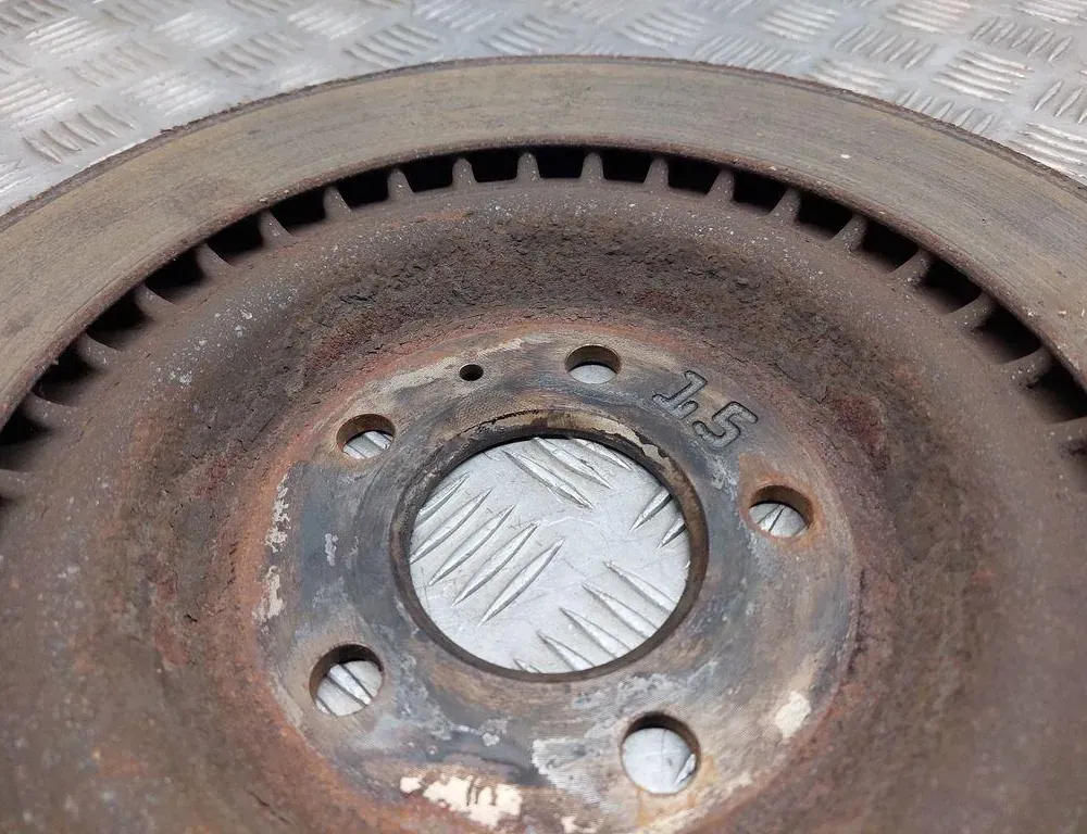 AUDI A8 D2/4D (1994-2002) Vänster bakbromsskiva 33431217