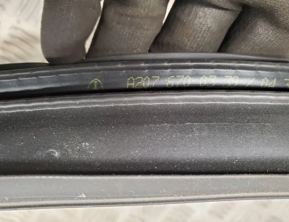 MERCEDES-BENZ E-Class W212/S212/C207/A207 (2009-2016) Bakre vänster dörrfönster A2076700304 33441284