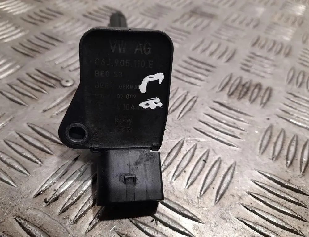 AUDI A3 8V (2012-2020) Högspännings tändspole 06K905199,06J905110E 33485694