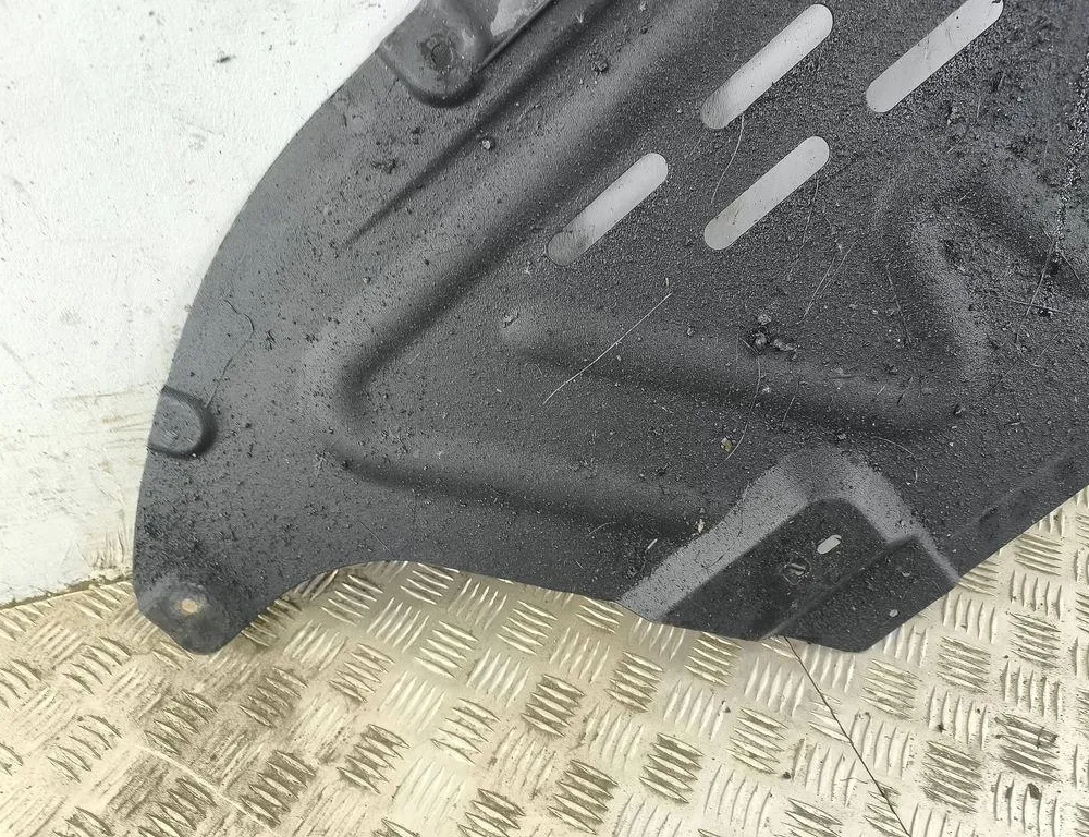 BMW 3 Series E90/E91/E92/E93 (2004-2013) Bakre mittenbottenskydd 7059388 33114612