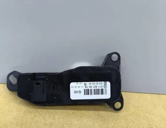 MERCEDES-BENZ E-Class W211/S211 (2002-2009) Omkopplare för spegeljustering 2118216079 33133558