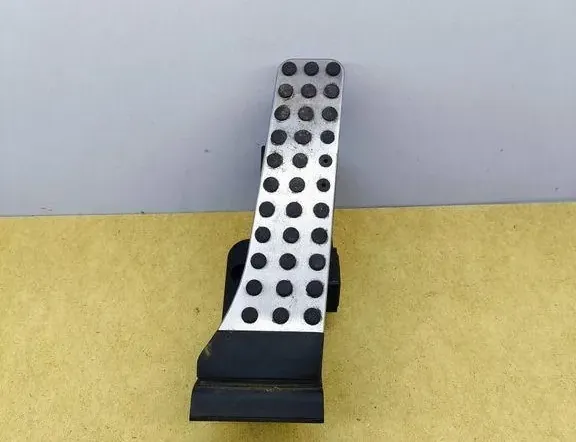 MERCEDES-BENZ E-Class W211/S211 (2002-2009) Accelerationssensor A2043000204,120511 33151473