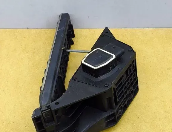 MERCEDES-BENZ E-Class W211/S211 (2002-2009) Accelerationssensor A2043000204,120511 33151473