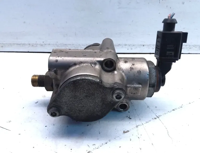 VOLKSWAGEN Golf 5 generation (2003-2009) Bensinpump 03C127025T 33480213