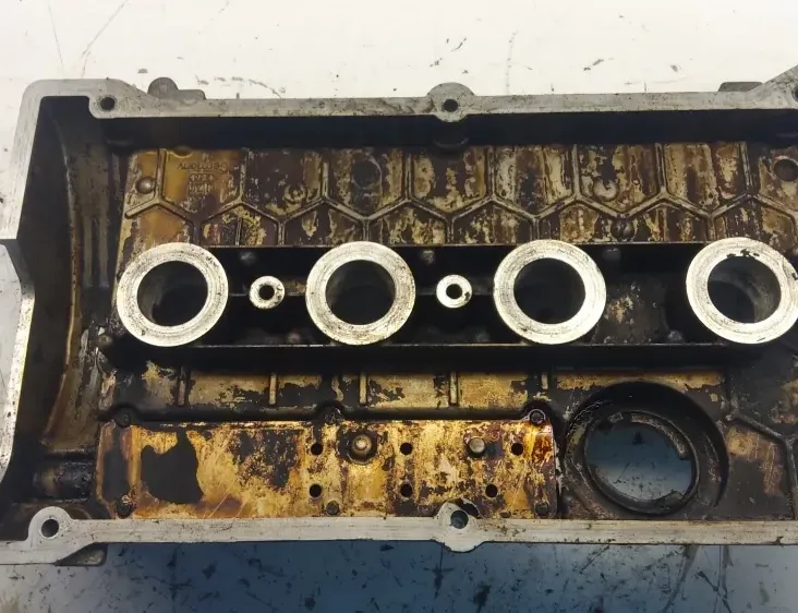 VOLKSWAGEN Passat B5 (1996-2005) Ventilkåpan 06B103469N 33480612