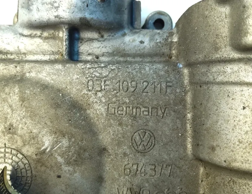 VOLKSWAGEN Polo 4 generation (2001-2009) Kamkedja kåpa 03E109211F 33480629