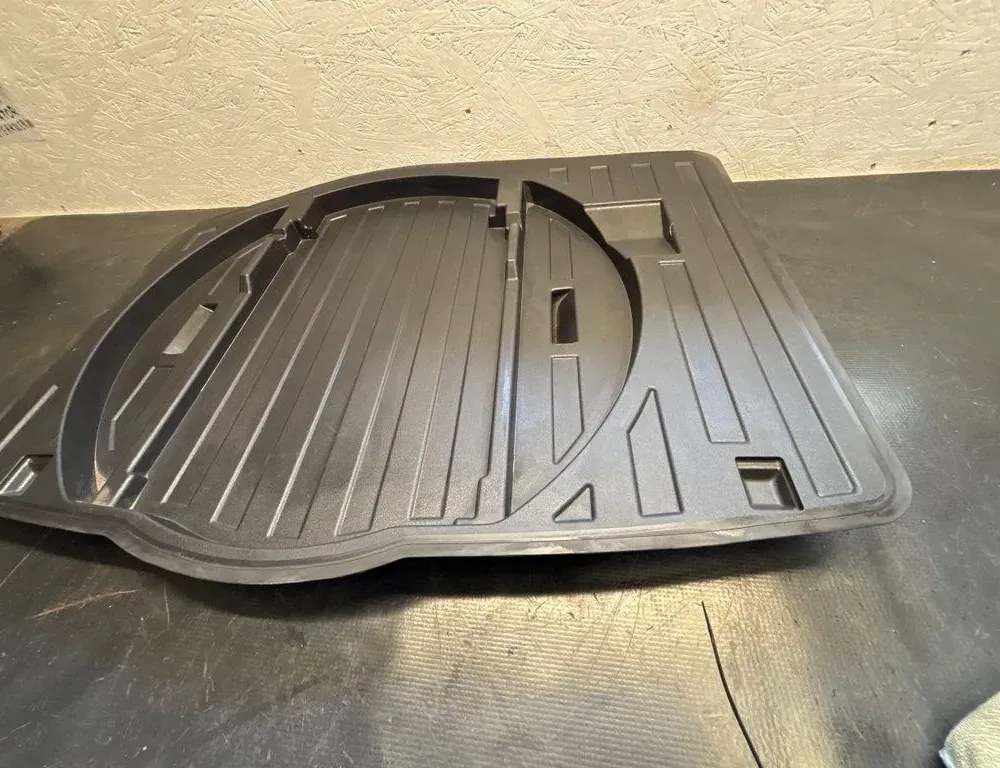 AUDI A6 C6/4F (2004-2011) Trim för reservhjulssektion 4G9863547 33146626