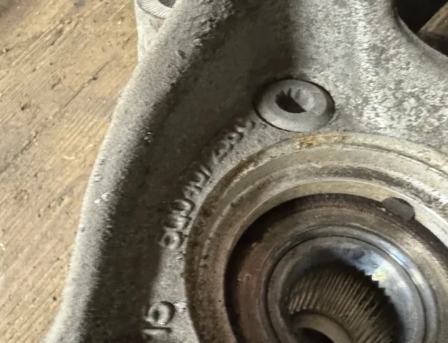 SKODA Karoq 1 generation (2017-2024) Främre höger hjulnav 5Q0407258C 33432053