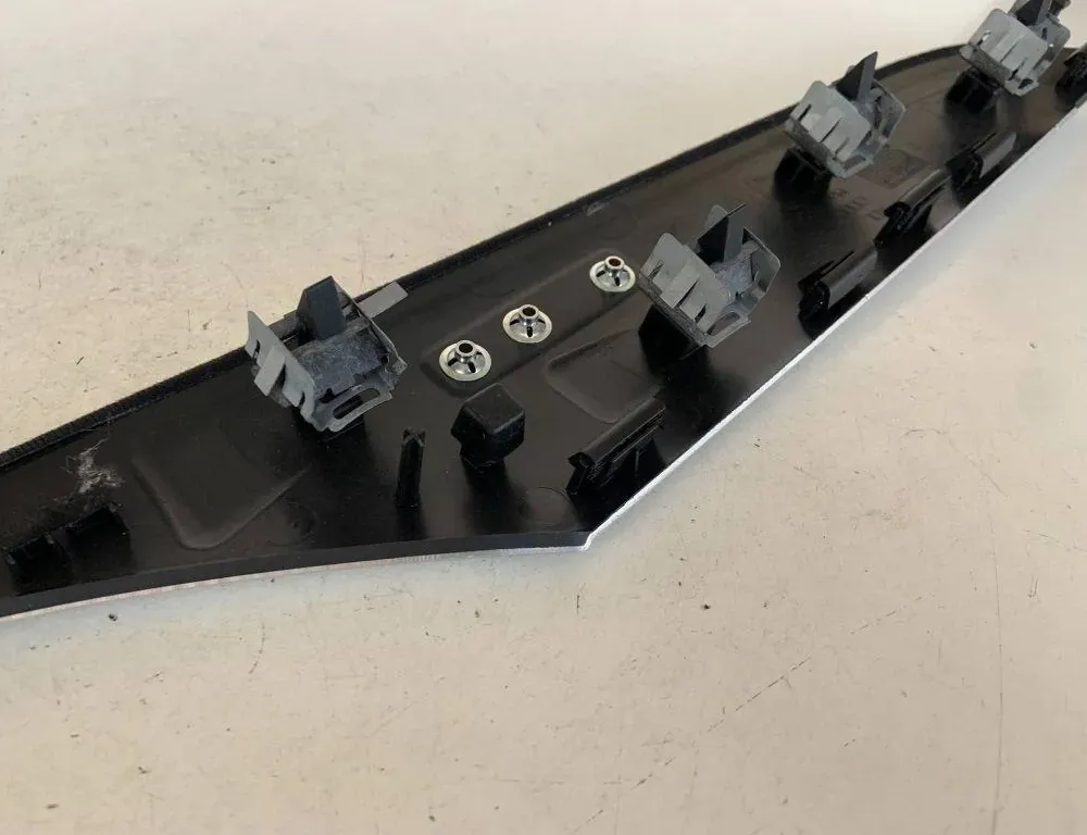 AUDI A6 C6/4F (2004-2011) Panelbeklädnad sköld 4G1853190 33828018