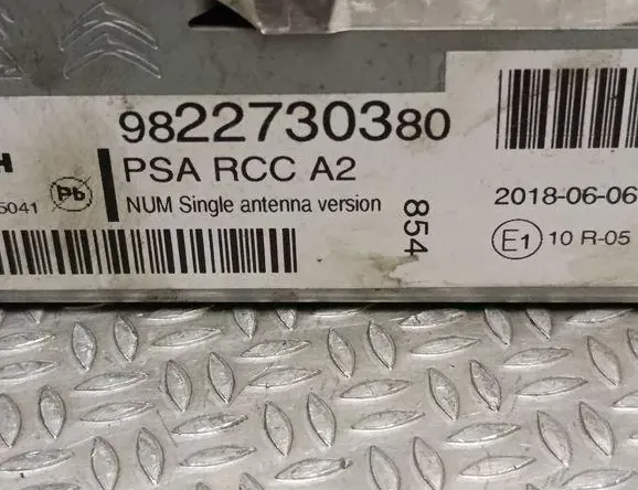 PEUGEOT Expert 3 generation (2017-2023) Musikspelare med GPS 9820674080 33256155