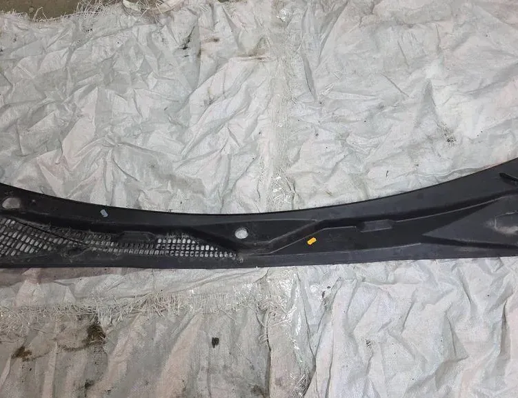 VOLKSWAGEN Amarok 1 generation (2010-2022) Trim för främre torkarkåpa 2H1819403 34250109