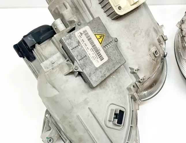 MERCEDES-BENZ SL-Class R230 (2001-2011) Framljusset 0302485075,0302485076 33379414