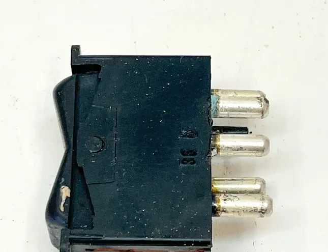 MERCEDES-BENZ SL-Class R107, C107 (1971-1989) Främre höger dörrfönsterbrytare A0028203510,0028203510 34922647