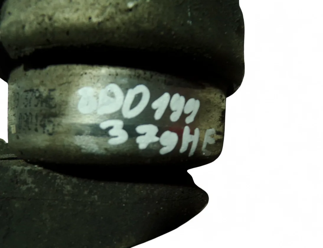 VOLKSWAGEN Passat B5 (1996-2005) Motorfäste på vänster sida 8D0199379AG 33355466