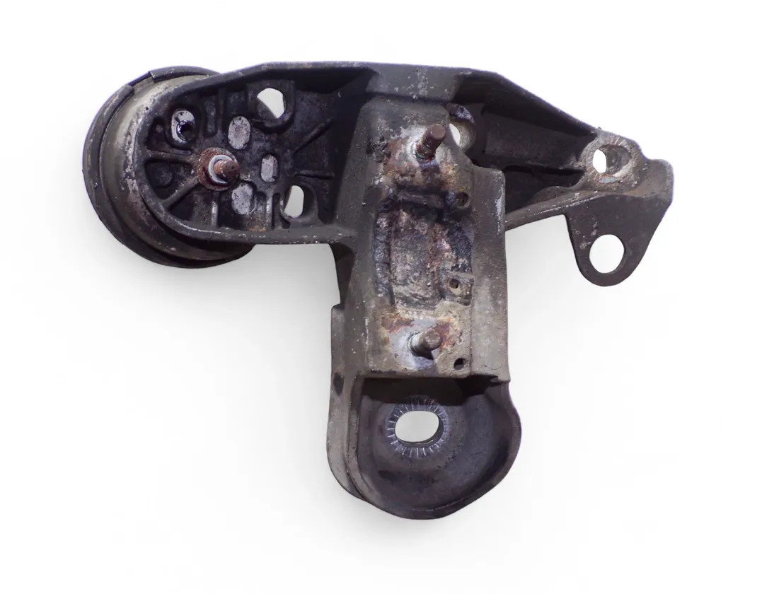 VOLKSWAGEN Passat B5 (1996-2005) Motorfäste på vänster sida 8D0199379AG 33355466