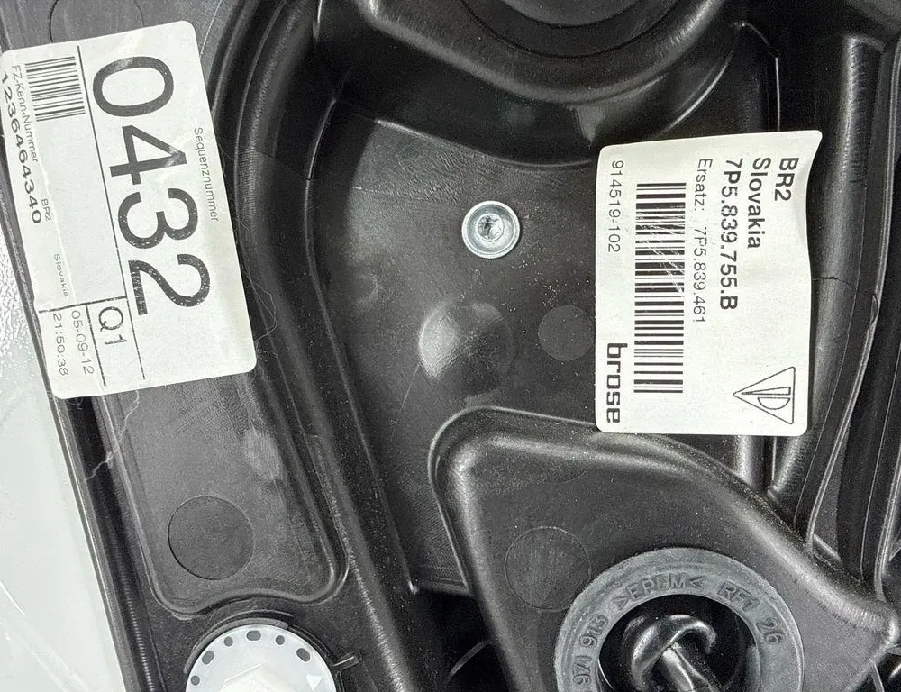 PORSCHE Cayenne 958 (2010-2018) Vänster bakdörr 7P0833311 34985781