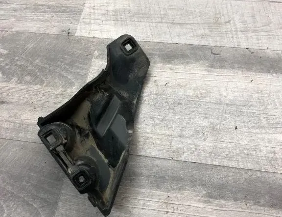 VOLVO V70 3 generation (2007-2020) Bakre höger stötfångarfäste 08693385,BP3EA 34971173