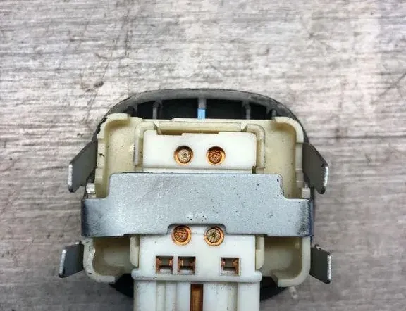 TOYOTA Previa 3 generation (2006-2019) Bakre höger dörrfönsterkontrollbrytare 192553 34982736