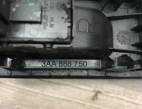 VOLKSWAGEN Passat B7 (2010-2015) Bakre höger dörrfönsterkontrollbrytare 3AA868750 34979201
