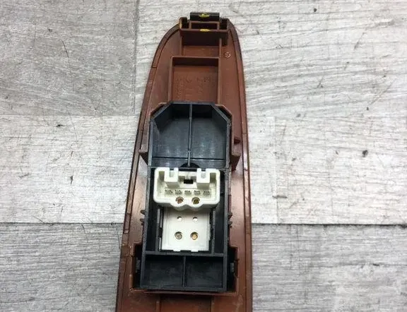 TOYOTA Previa 3 generation (2006-2019) Bakre höger dörrfönsterkontrollbrytare 76A047 34983879