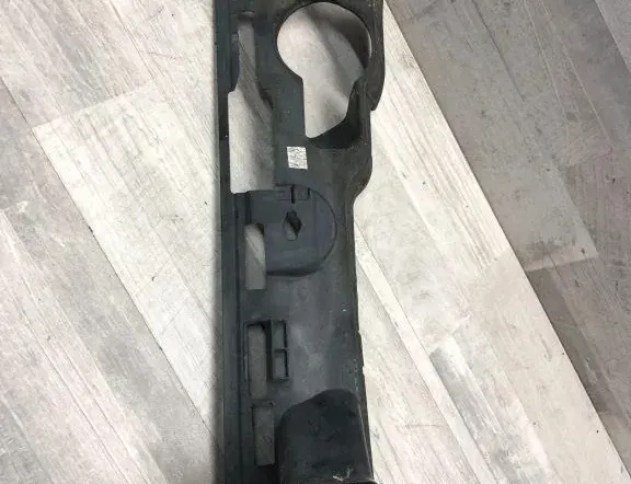 VOLVO V70 3 generation (2007-2020) Kylare luftavledare 31214423 34974452