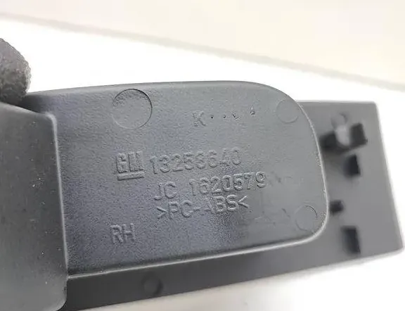 OPEL Astra J (2009-2020) Bakre höger dörrfönsterkontrollbrytare 13301888 30777294