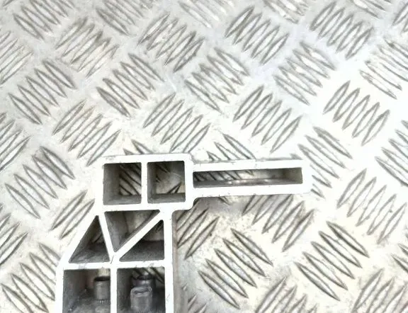 MERCEDES-BENZ E-Class W211/S211 (2002-2009) Kylarhållare 33339730