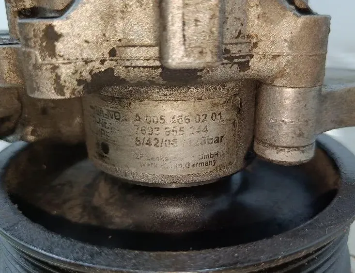 MERCEDES-BENZ S-Class W221 (2005-2013) Servostyrningspump A0054660201 33341112