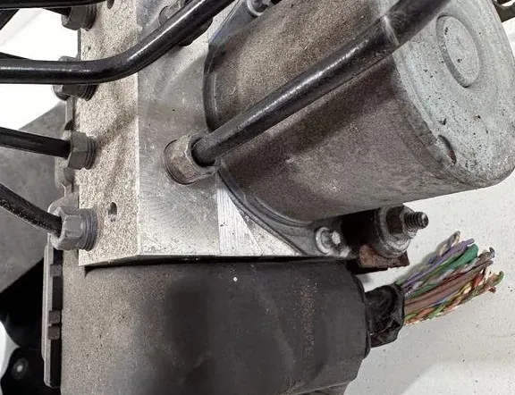 PEUGEOT 5008 1 generation (2009-2016) ABS pump 9810486780 33472437