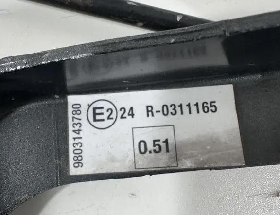 PEUGEOT 5008 1 generation (2009-2016) Främre höger motorhuvsgångjärn 9803143780 33472447