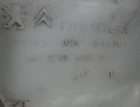 PEUGEOT 2008 1 generation (2013-2020) Fönsterspolartank 9683988680 33472989