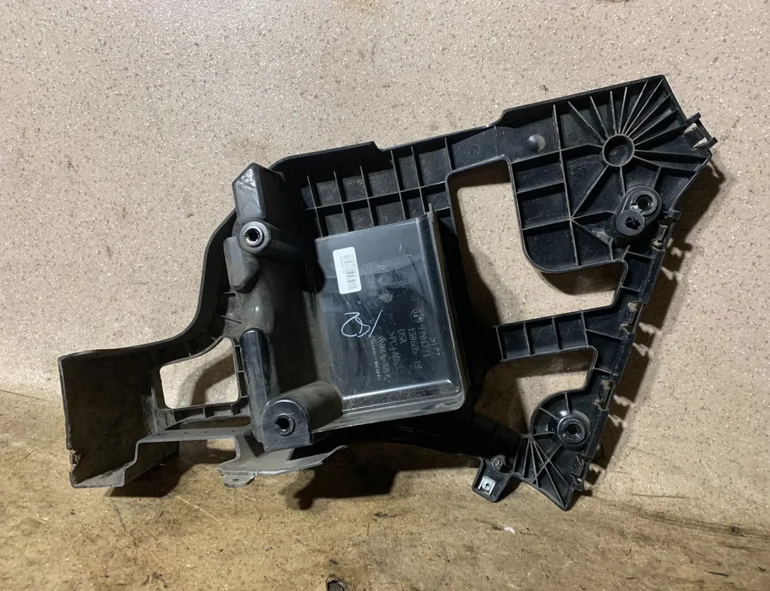 BMW X5 F15 (2013-2018) Bakre vänster stötfångarfäste 7294721 33342187