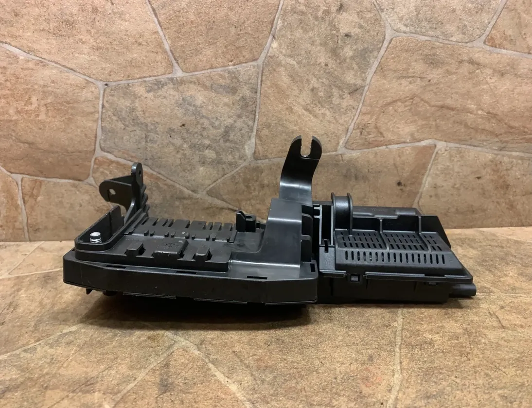 MERCEDES-BENZ GLE Coupe C292 (2015-2019) Strömfördelningslåda A1669067701 33500675