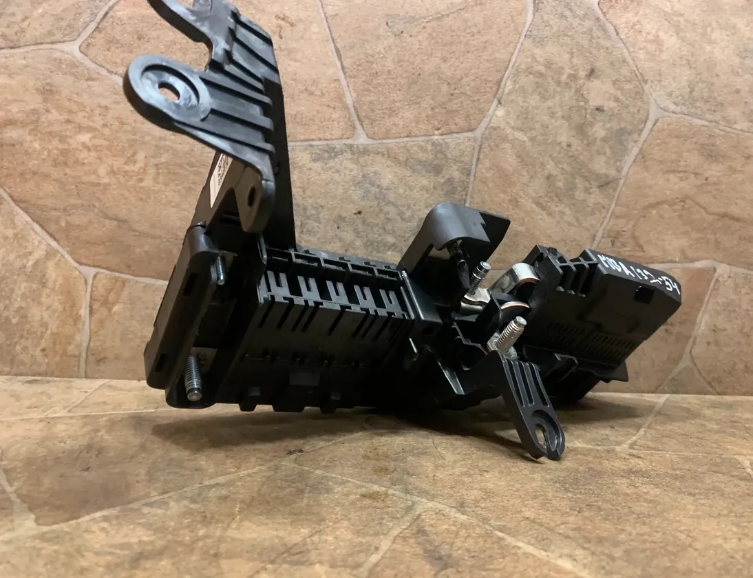 MERCEDES-BENZ GLE Coupe C292 (2015-2019) Strömfördelningslåda A1669067701 33500675