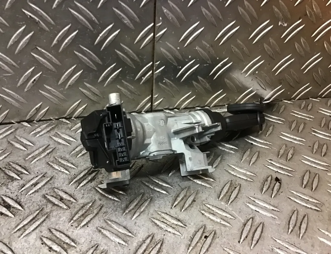 SEAT Mii 1 generation (2011-2023) Tändningslås 1K0905851 33522109