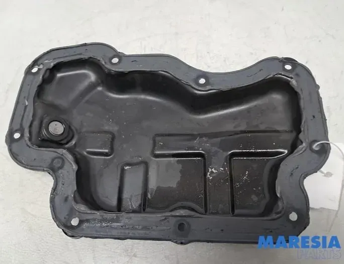 RENAULT Clio 4 generation (2012-2020) Oljepanna 111117061R,111116195R 33481080