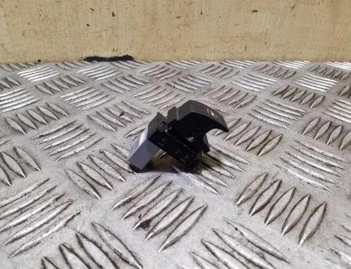 VOLKSWAGEN Golf Plus 2 generation (2009-2014) Bakre höger dörrfönsterkontrollbrytare 7L6959855B 26194502