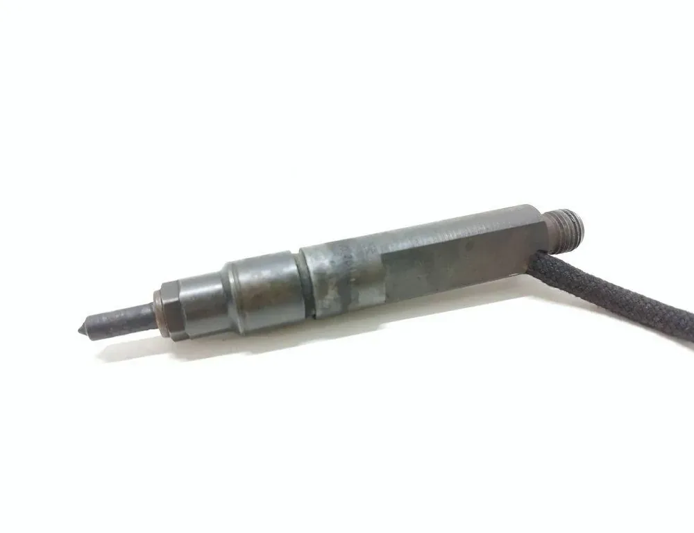 SEAT Toledo 2 generation (1999-2006) Bränsleinsprutare 028130201 33450773