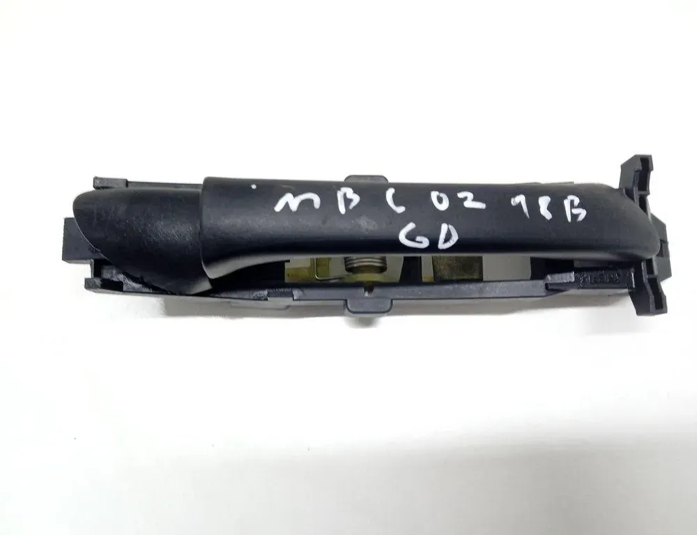 MERCEDES-BENZ C-Class W203/S203/CL203 (2000-2008) Bakre högra dörrens yttre handtag 33500620