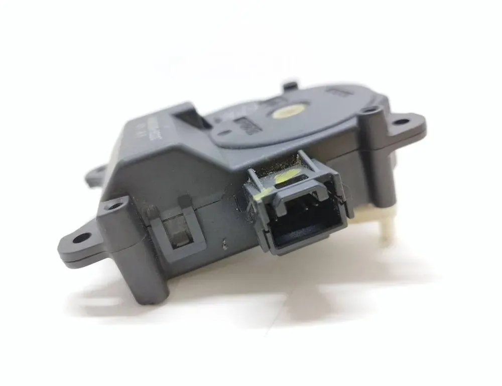 MITSUBISHI Colt 6 generation (2002-2013) Ventilator för kupévärmare AE0637008320 33552651